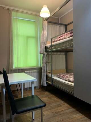 Хостел Есенин Москва двухместный с одной двухярусной-5